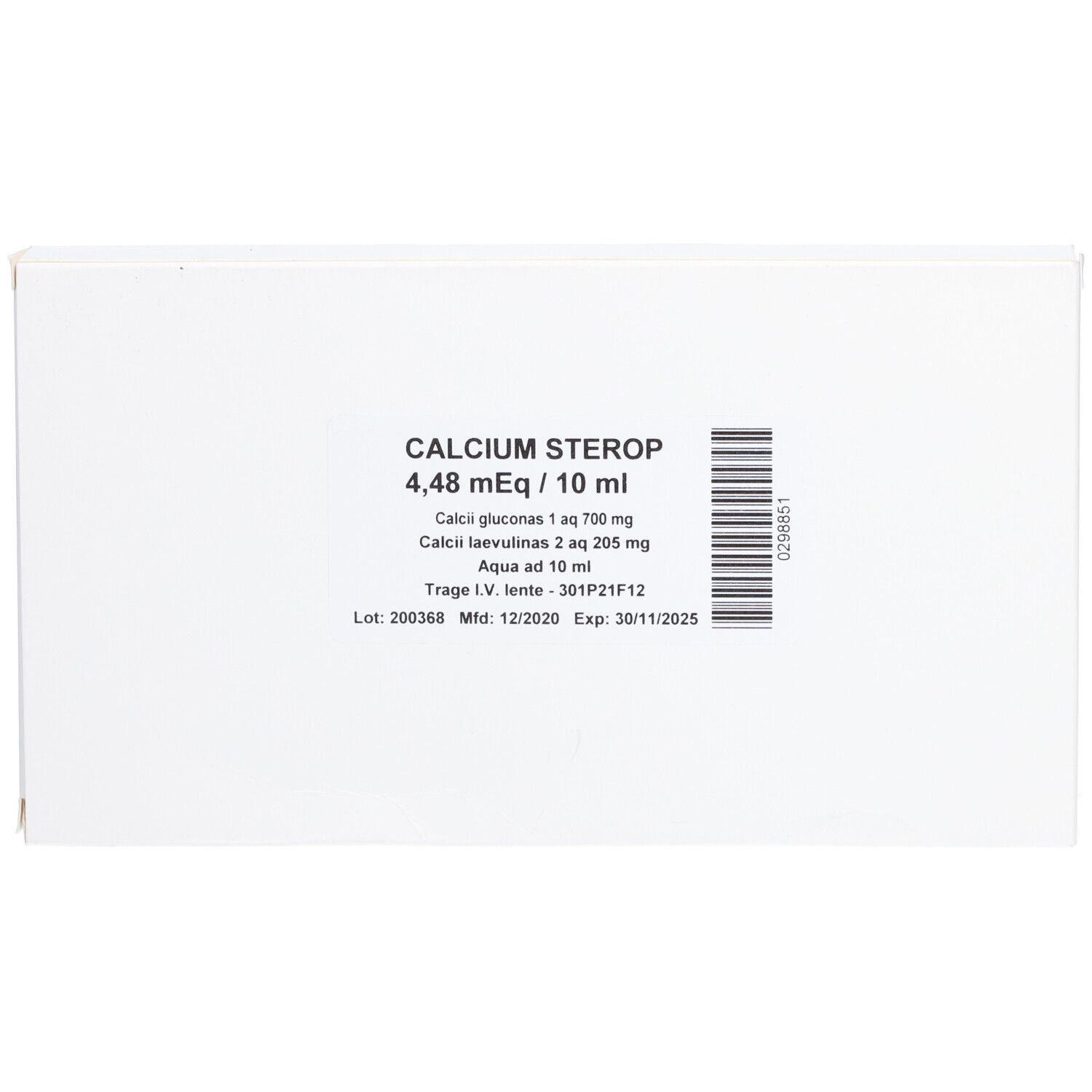 Verpakking met tekst "CALCIUM STEROP 4,48 mEq / 10 ml". Bevat informatie over ingrediënten en vervaldatum.