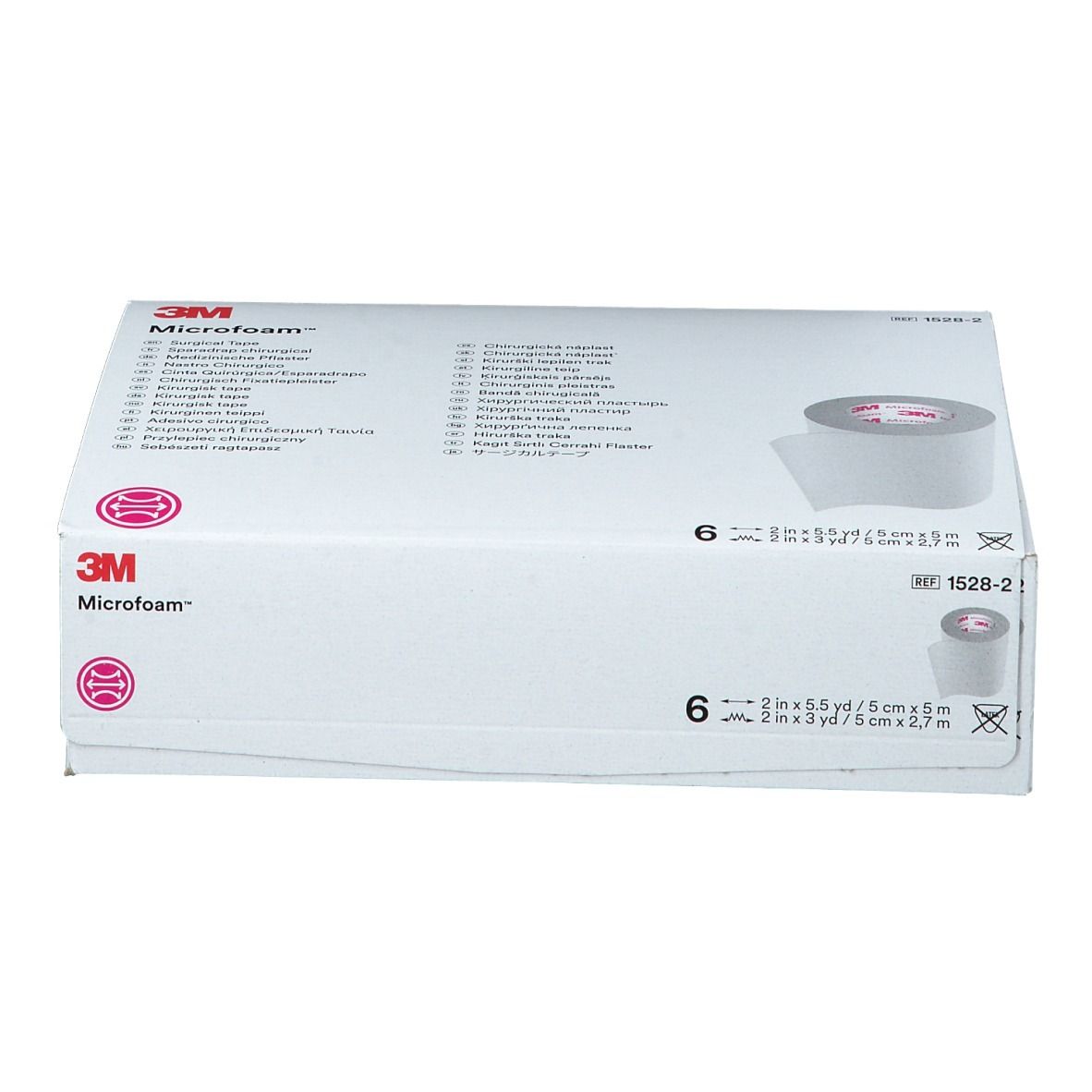 Witte verpakking met 3M Microfoam pleisters. Bevat 6 rollen. Meertalige opschriften. Afmetingen: 5 cm x 5 m.