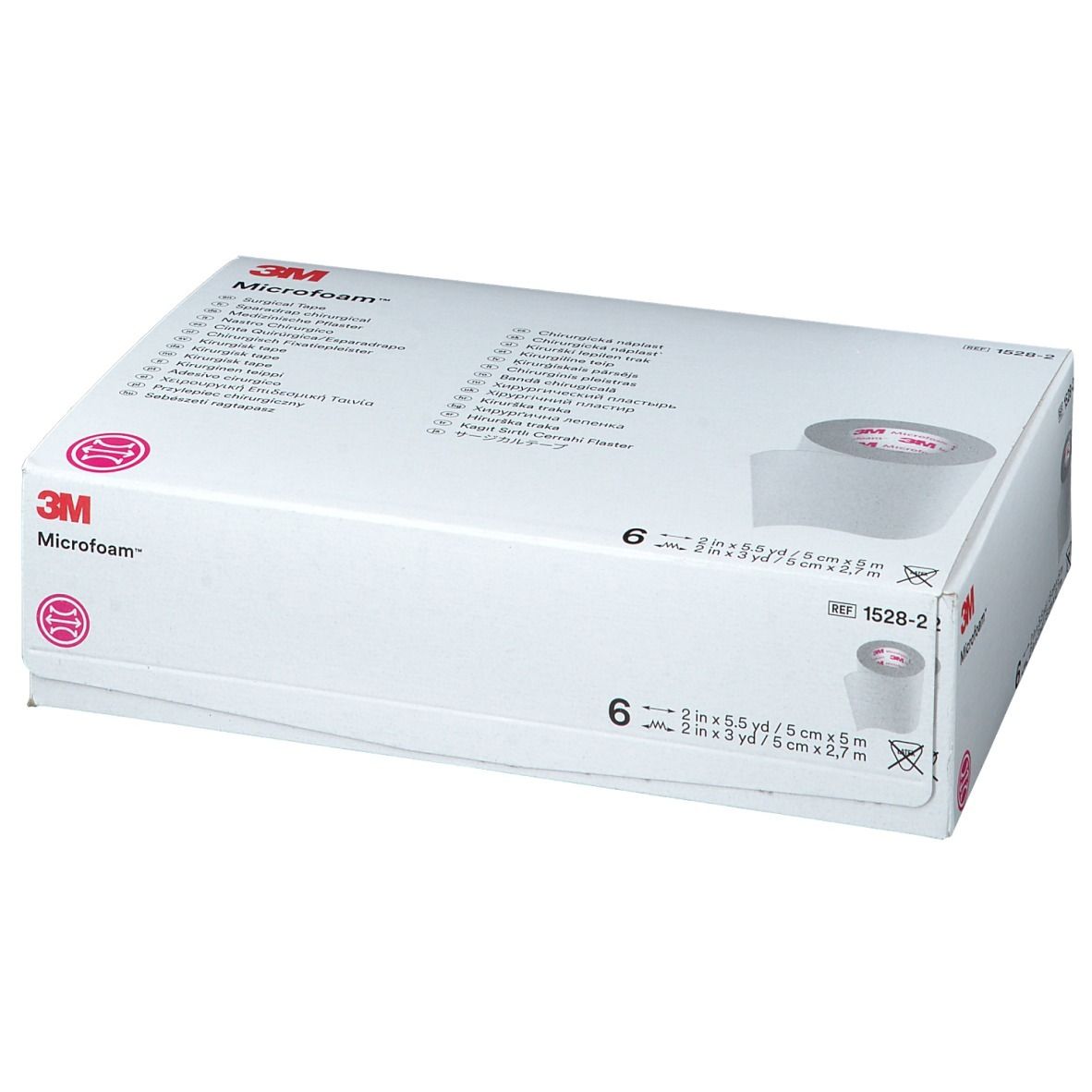 Witte verpakking met 3M Microfoam pleisters. Bevat 6 rollen. Meertalige opschriften. Afmetingen: 5 cm x 5 m.