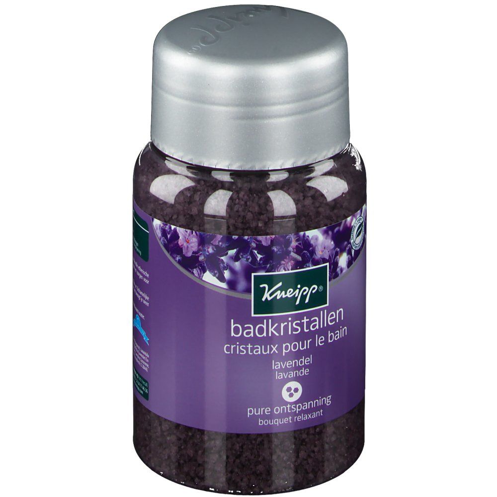 Cristaux de bain Kneipp Lavande. Flacon violet avec couvercle argenté. Nom du produit et logo sur le devant.
