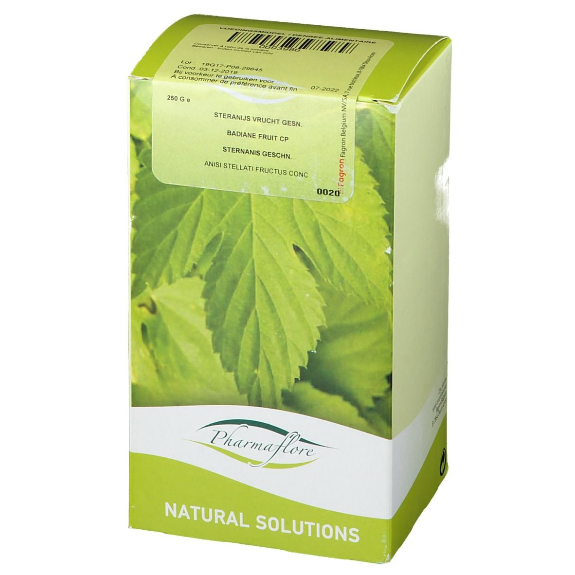 Groene doos met bladerenmotief. Opschrift: Pharmaflore, Natural Solutions. Tekst: Sternanis Frucht CP, Badiane Fruit CP.