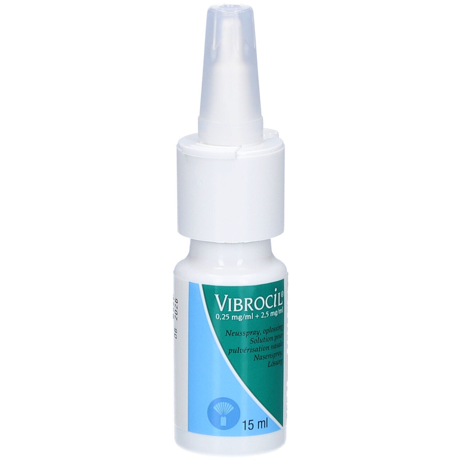 Witte neussprayfles. Opschrift: Vibrocil. Bevat 15 ml. Gedrukte informatie en lotnummer.