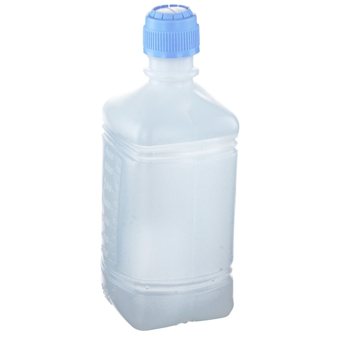 Flacon transparent avec bouchon bleu. Échelle de mesure du volume. Forme carrée.