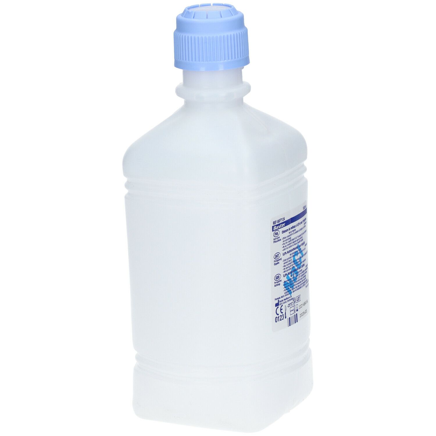 Transparante fles met blauwe schroefdop. Productlabel met tekst. CE-markering.