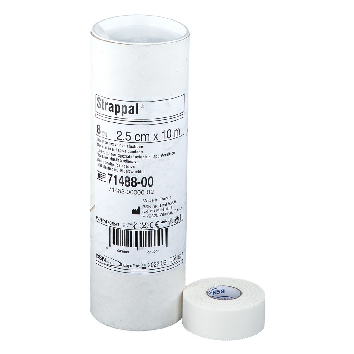 Strappal® bandage adhésif non élastique, 2,5 cm x 10 m, emballage blanc. Rouleau à côté. Informations produit sur l'emballage.