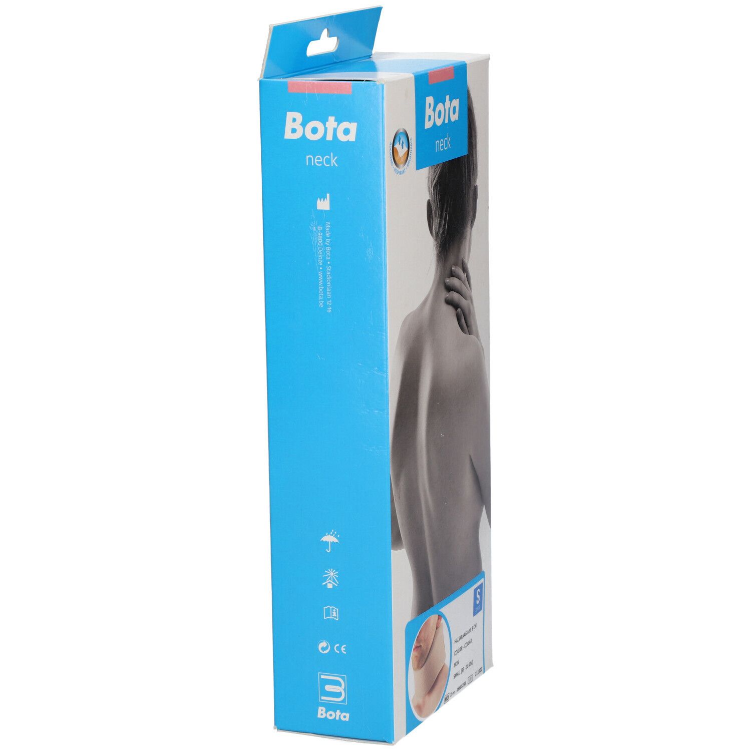 Seitenansicht der Bota Halskrause Verpackung. Blaue Seite mit Produktlogo und Icons. Größe S.