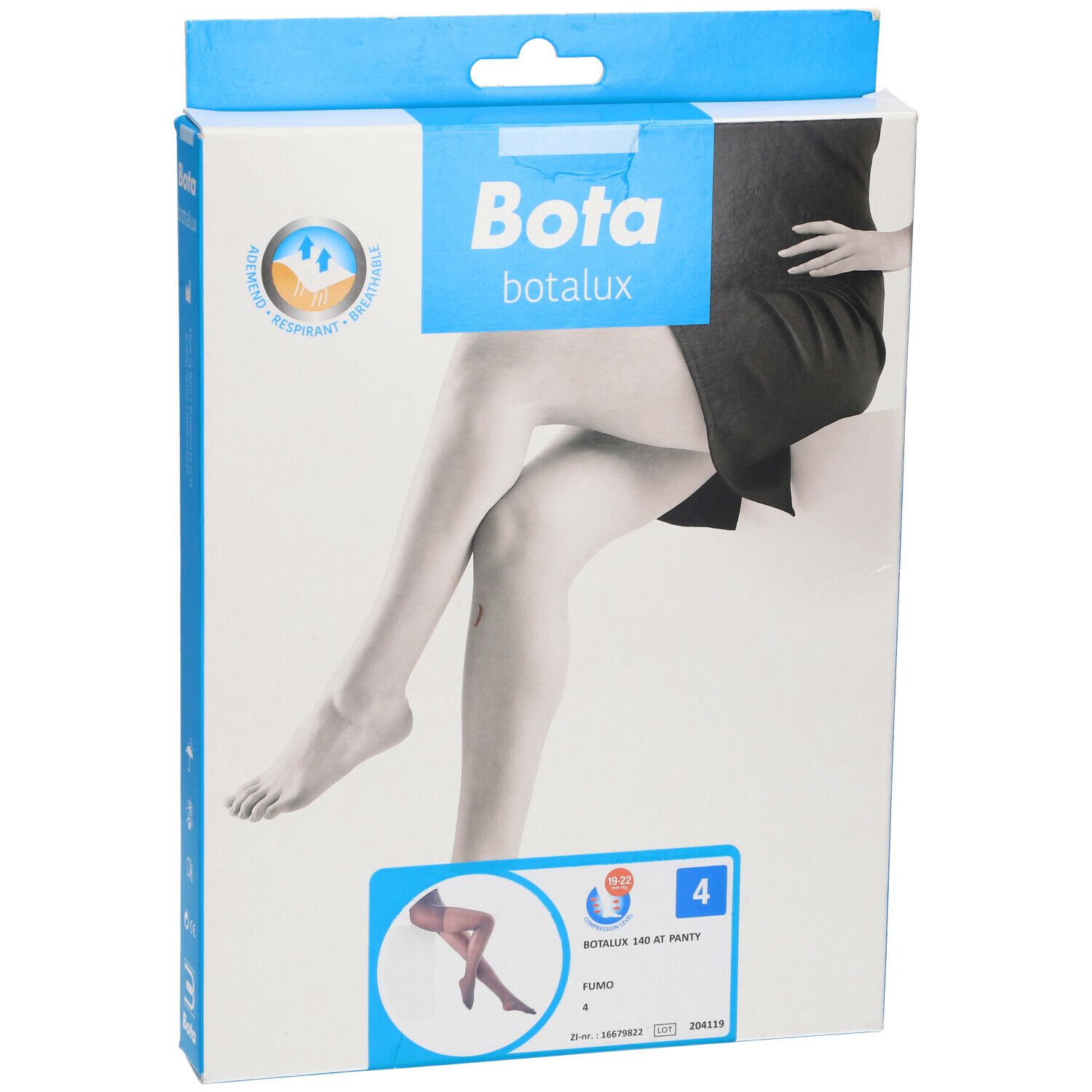 Emballage Bota. Illustration du produit. Inscription : Botalux 140 AT PANTS, couleur Fumo, taille 4. Logo respirant.