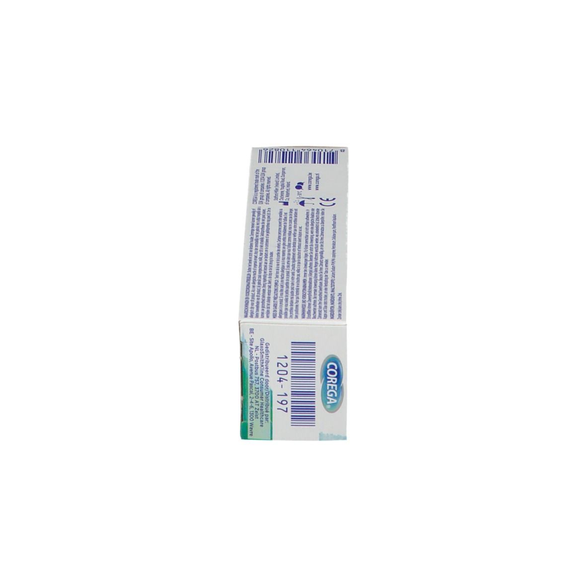 Côté de la boîte de crème adhésive pour prothèses dentaires COREGA® Free. Boîte blanche avec texte et code-barres.