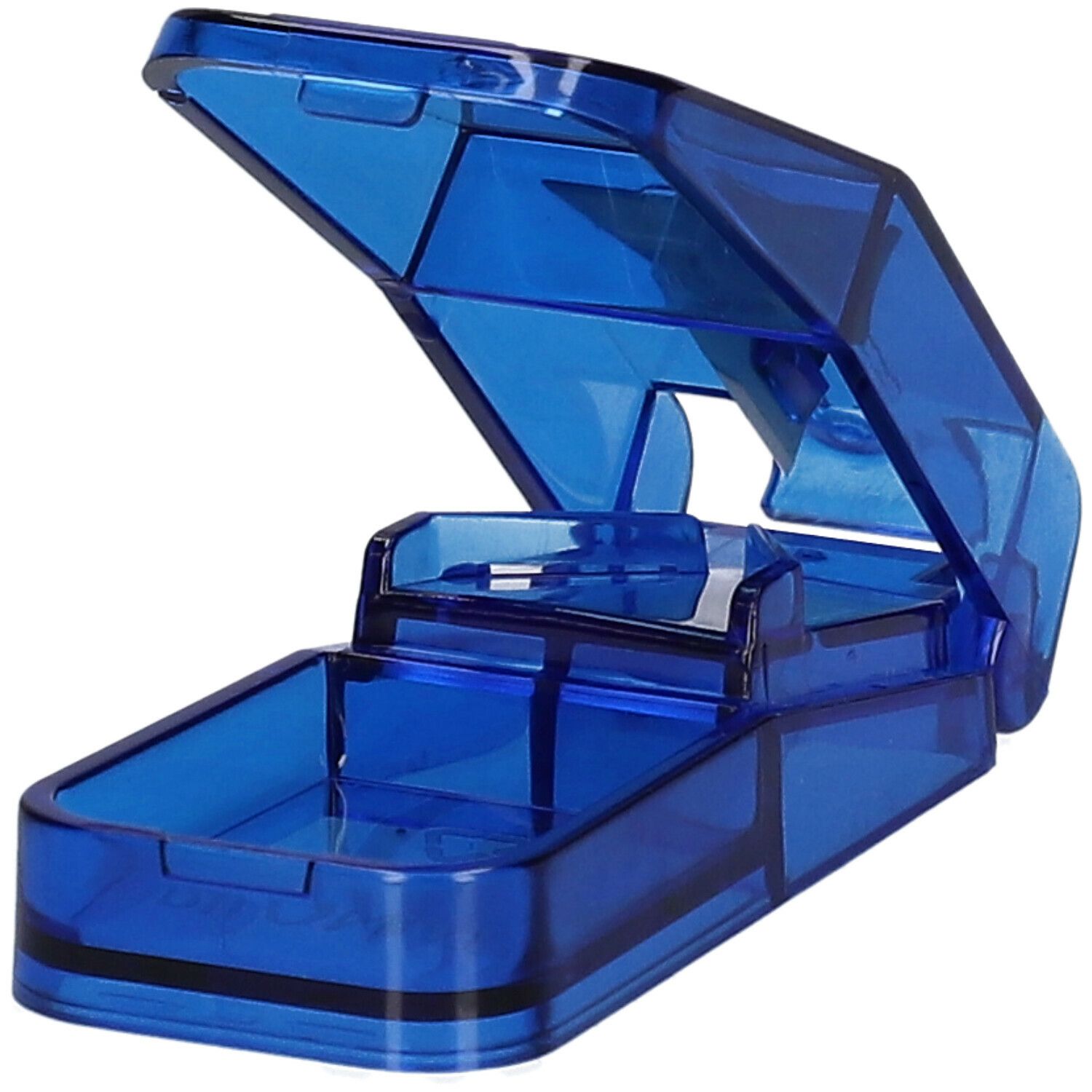 Diviseur de comprimés bleu, ouvert. Forme rectangulaire avec couvercle. Plastique transparent.