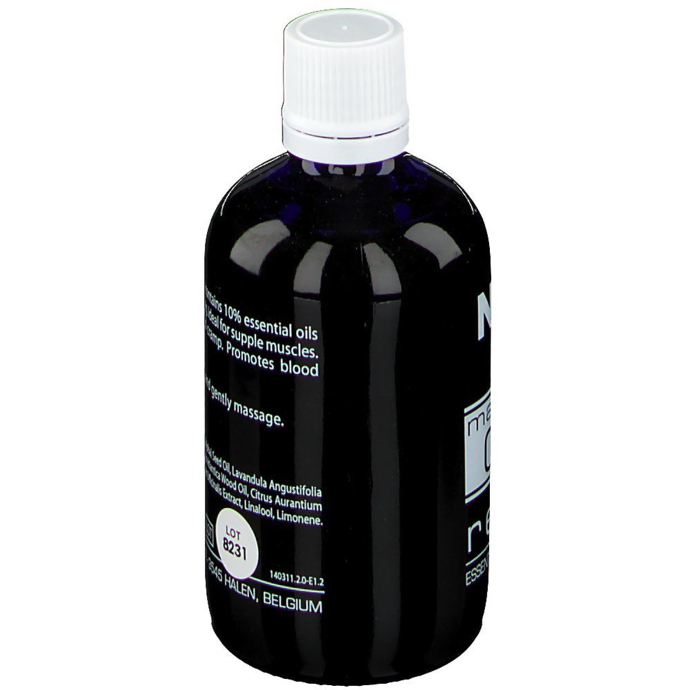 Flacon bleu foncé avec bouchon blanc. Inscription : NAQI, massage OIL relax. Texte avec ingrédients et numéro de lot.