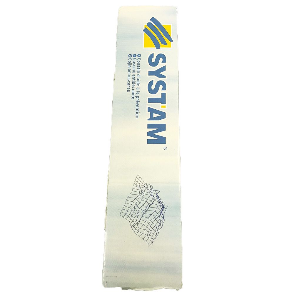 Emballage du coussin Systam. Inscription : Systam. Texte : Coussin d'aide à la prévention des escarres. Graphique en forme de filet.