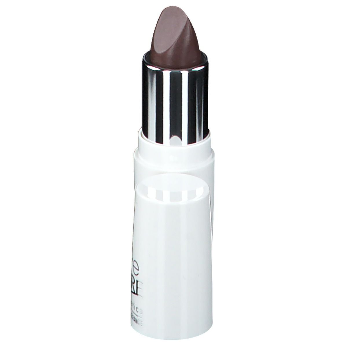 Rouge à lèvres marron clair, pointe arrondie, dans un étui blanc avec bague argentée. Capuchon à côté. "EYE CARE cosmetics" sur le capuchon.