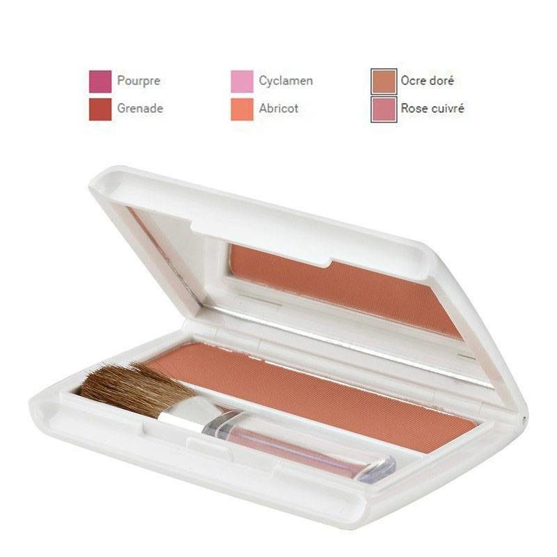 Boîtier de fard à joues ouvert, blanc, avec miroir et pinceau. Teintes: Abricot, Cyclamen, Grenade, Pourpre, Ocre doré, Rose cuivré.