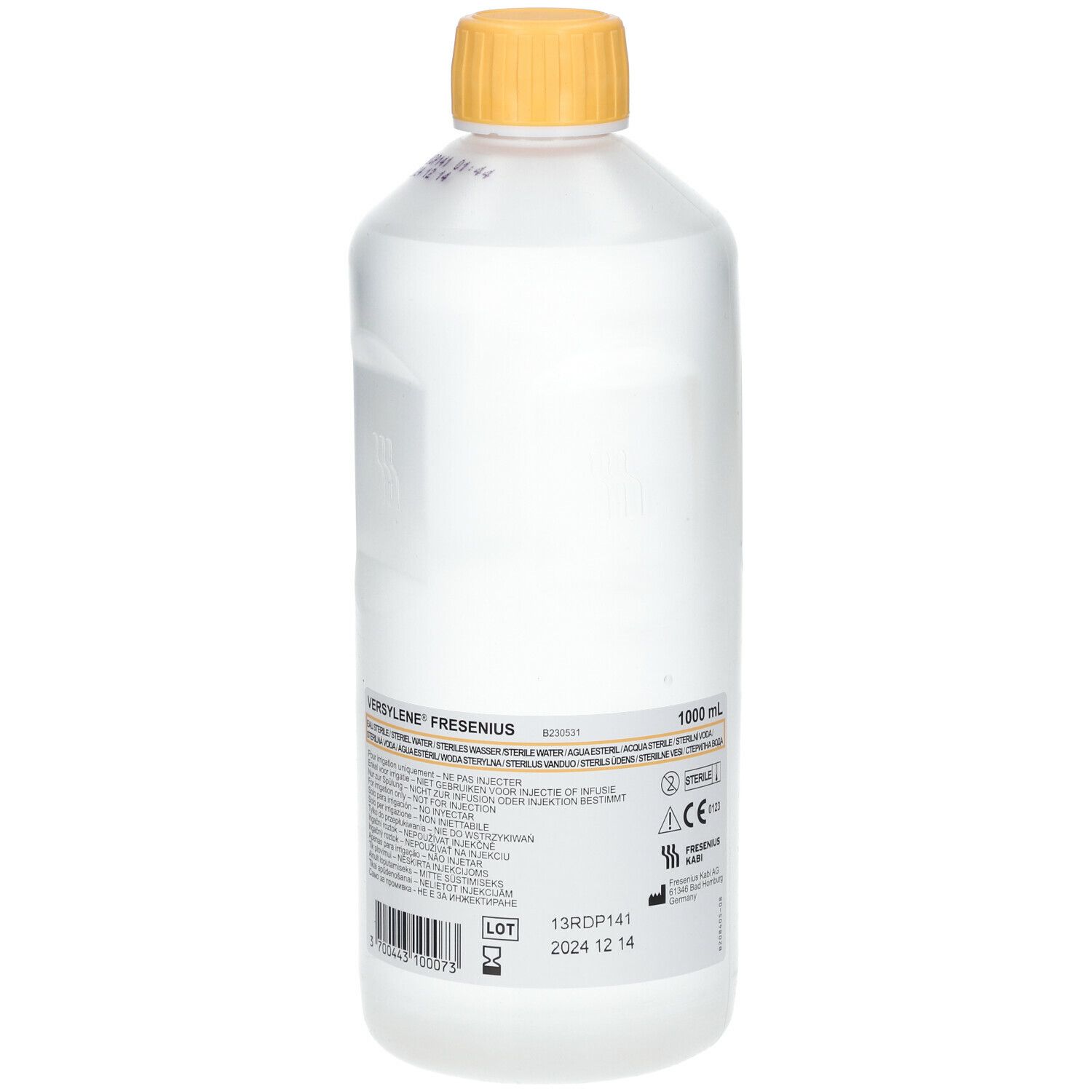 Transparente Flasche mit gelbem Verschluss. Aufschrift: VERSYLENE FRESENIUS. Etikett mit Produktinformationen und 1000 ml.