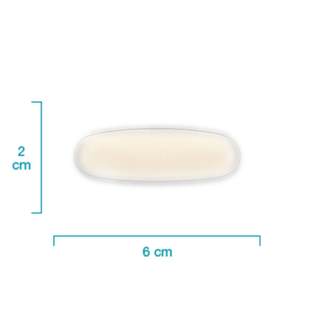 Een enkele Compeed® Blarenpleister small. Ovaal, beige, 6 cm lang, 2 cm breed.