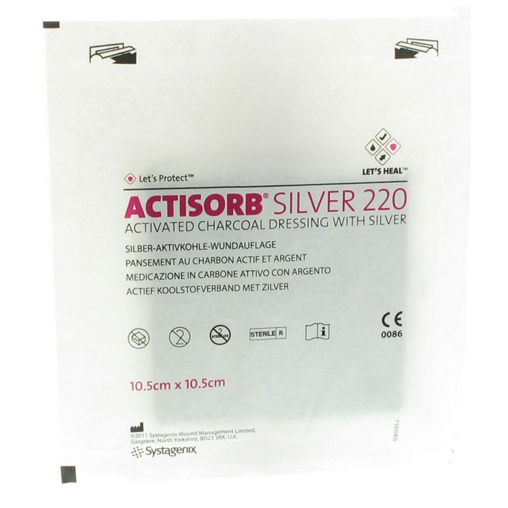 Emballage Actisorb Silver 220, 10,5 cm x 10,5 cm. Inscription: Activated Charcoal Dressing with Silver. Marquage CE.