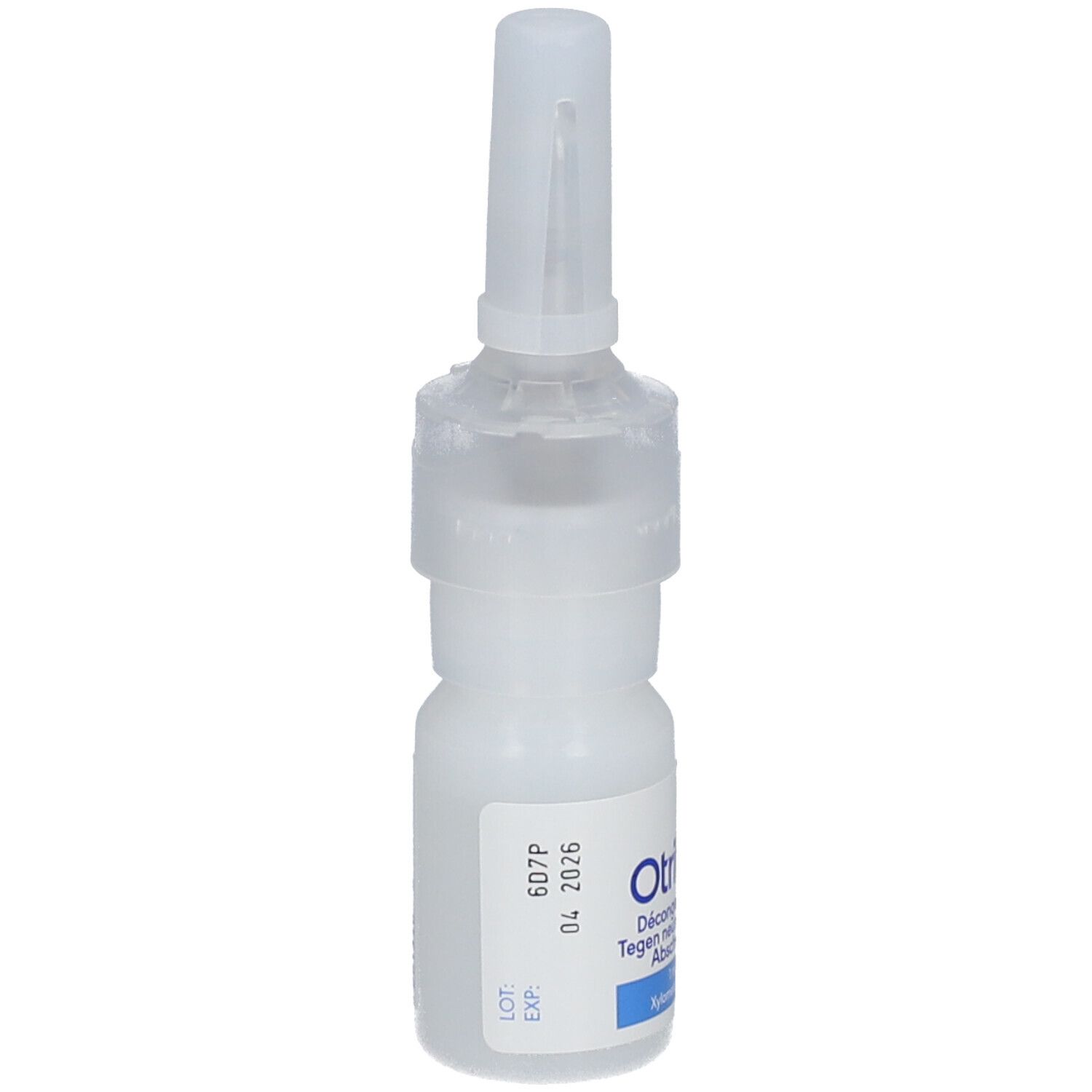 Witte neussprayfles met sproeikop. Opschrift: Otrivine, 1 mg/ml, Xylometazoline HCl. Met vervaldatum.