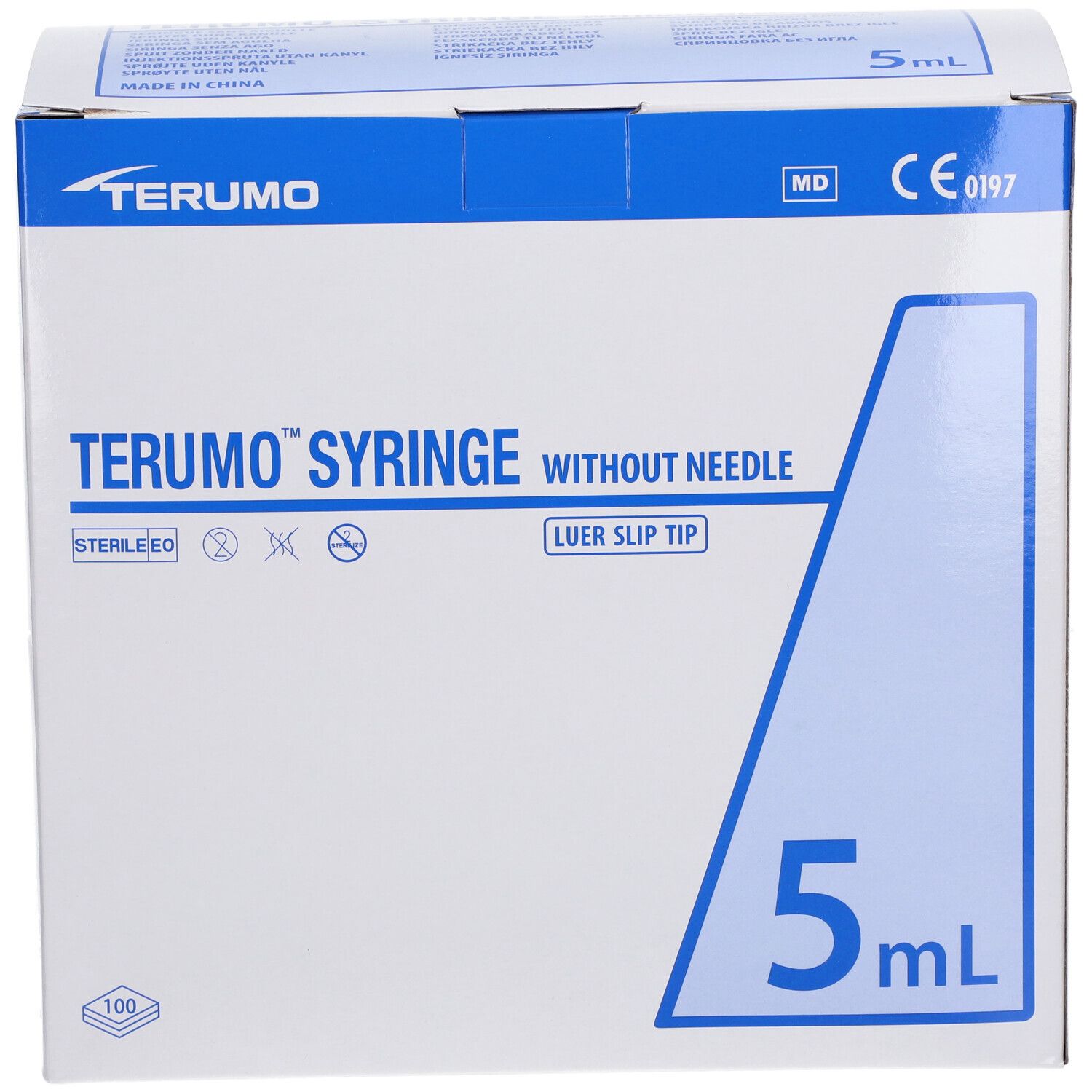 Verpakking Terumo spuiten zonder naald. 5 ml volume. Blauw en witte doos met productinformatie en certificeringen.
