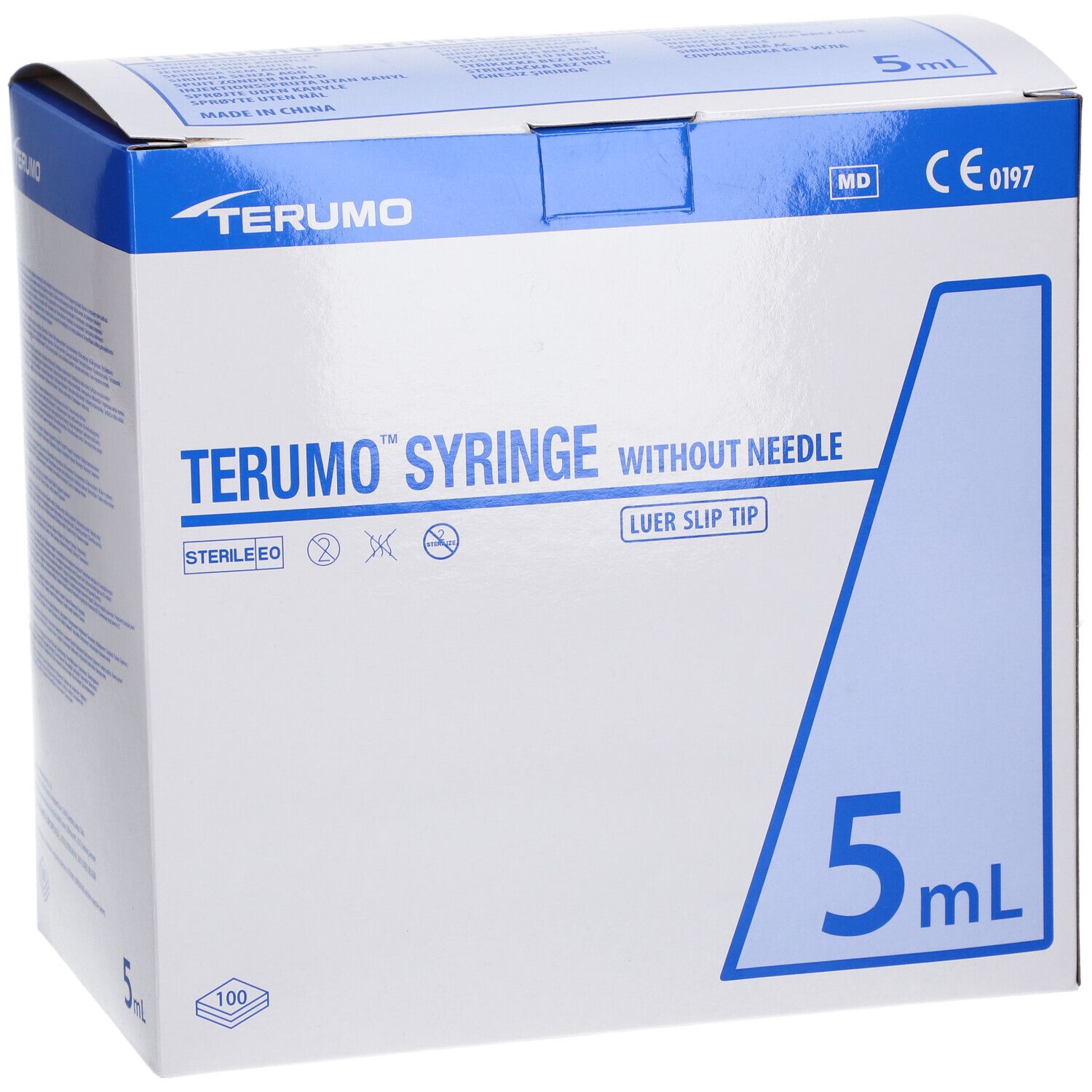 Verpakking Terumo spuiten zonder naald. 5 ml volume. Blauw en witte doos met productinformatie en certificeringen.
