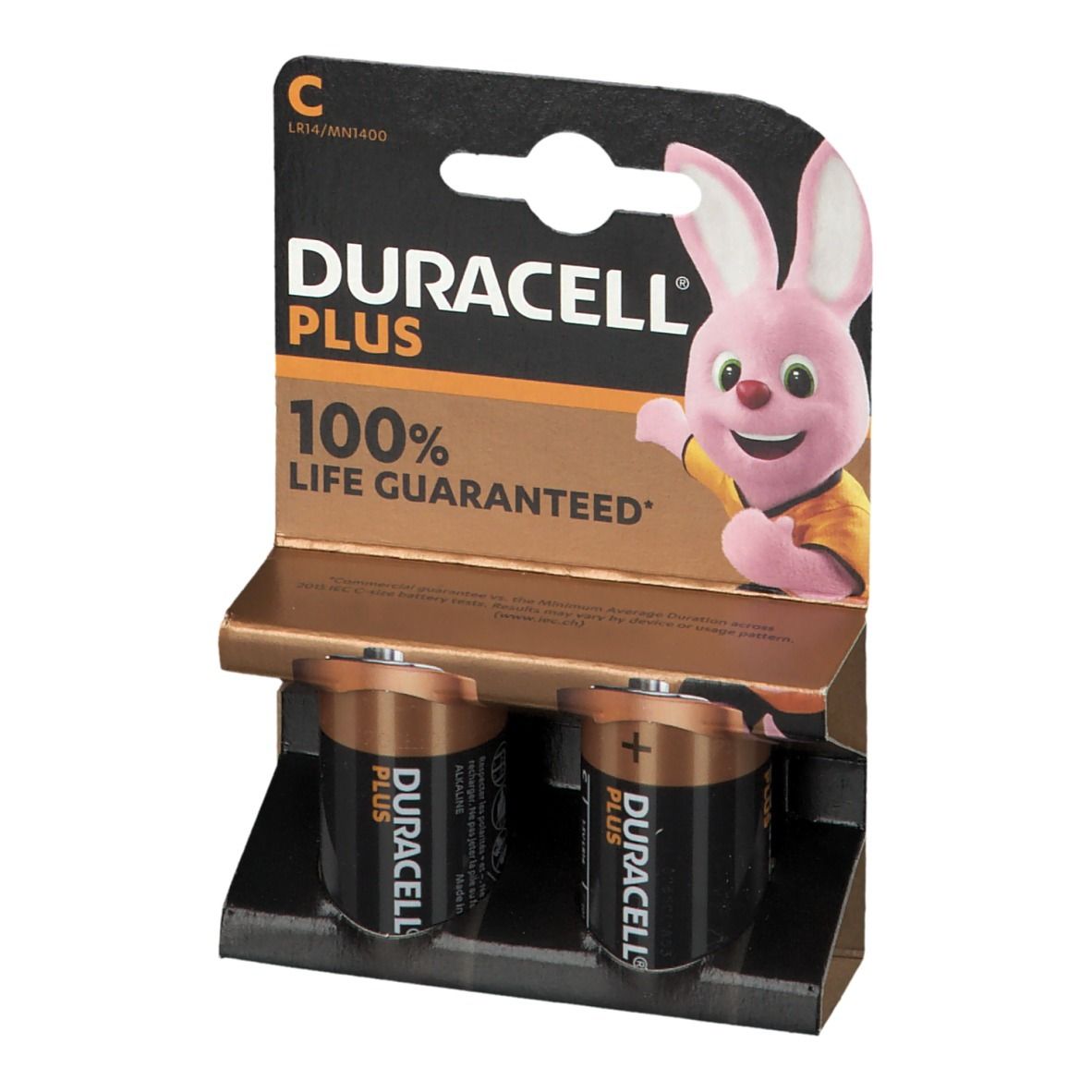 Twee DURACELL PLUS batterijen in verpakking. Zwarte en koperkleurige batterijen. Verpakking met logo en konijn.