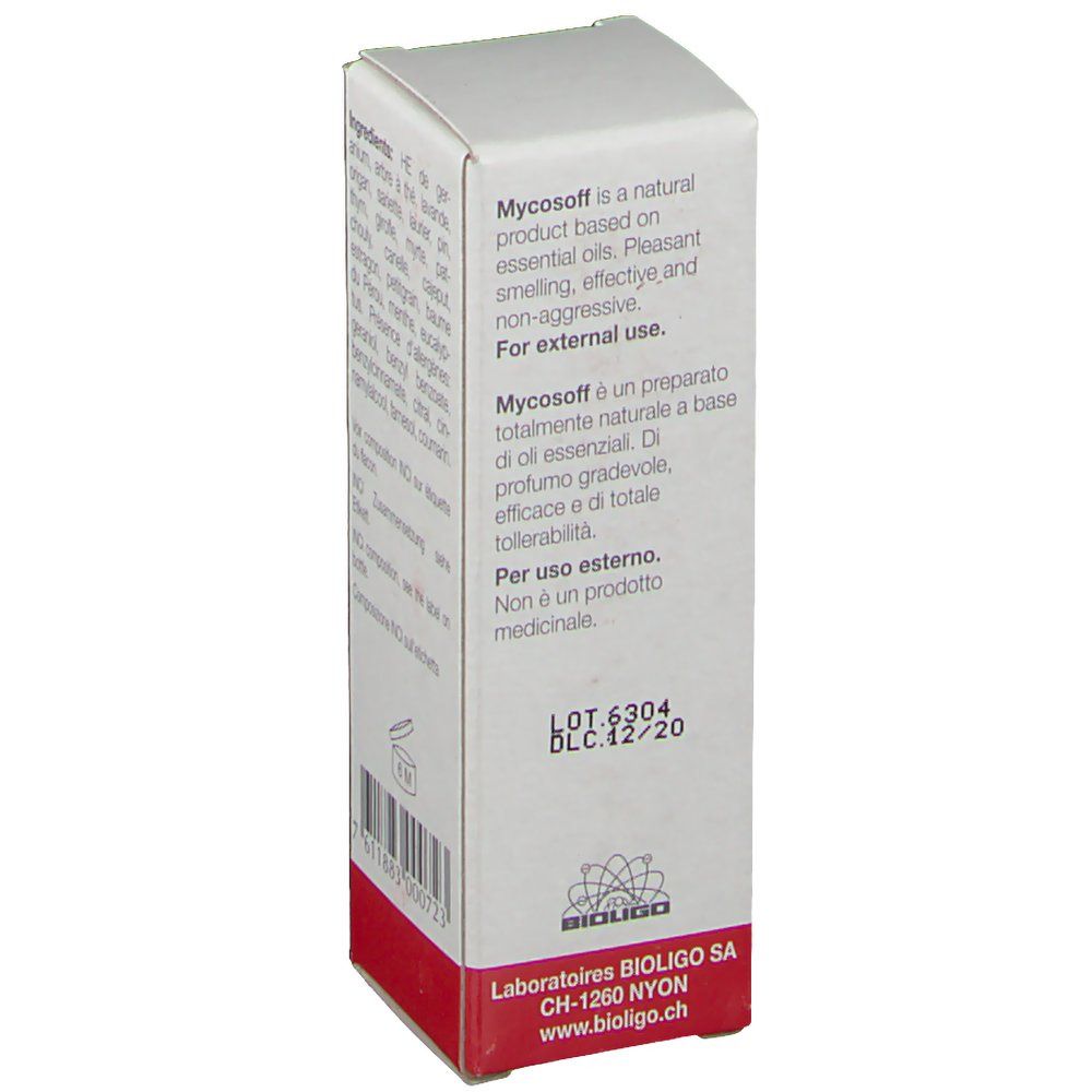 Côté de la boîte avec texte. Inscription: Mycosoff est un produit naturel. Numéro de lot et date de péremption.