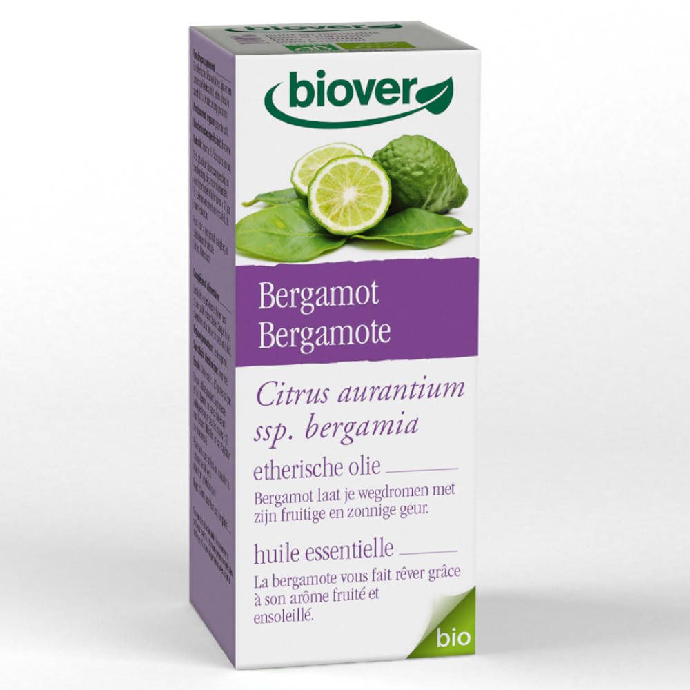 Boîte de biover Huile essentielle Bergamote. Illustration de fruits et feuilles de bergamote. Texte: Bergamote, Citrus aurantium.