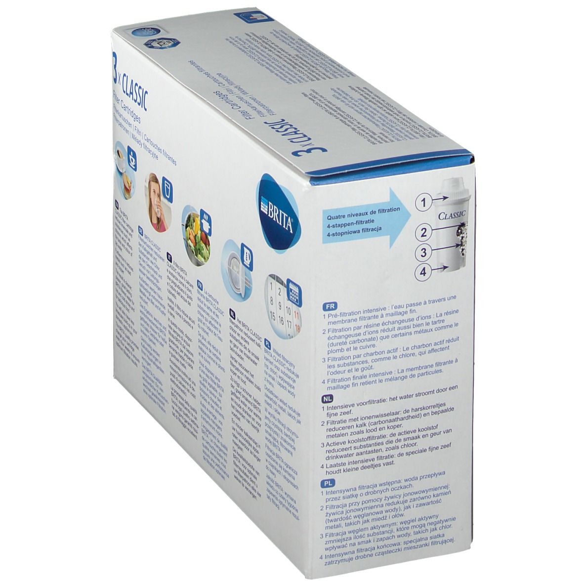 Schrägansicht der Verpackung mit 3 Brita Classic Filterkartuschen. Brita-Logo, Filterkartuschen, Diagramm zur Filterfunktion, Text in mehreren Sprachen.