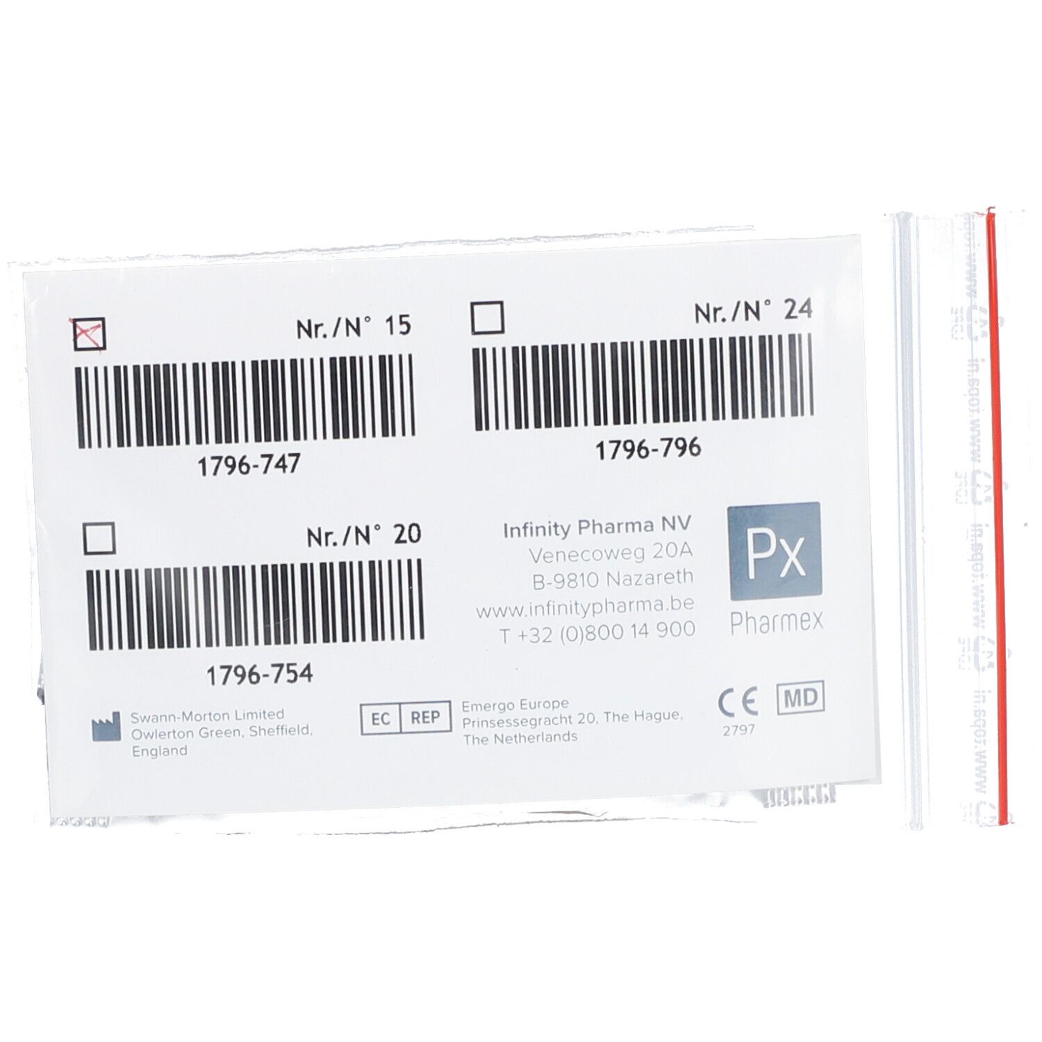 Emballage de lames de bistouri n° 15, 20 et 24. Codes-barres, marquage CE et informations du fabricant.