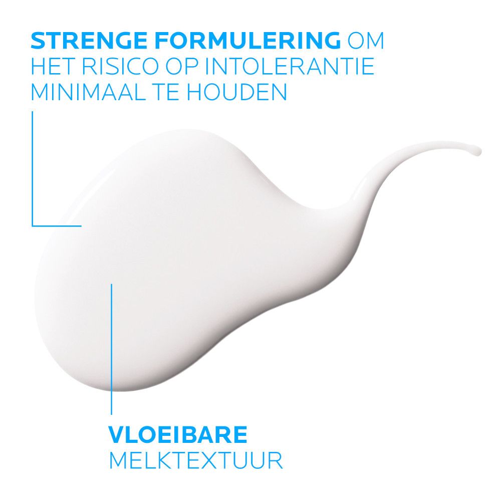 Witte, vloeibare textuur. Opschrift: Hypoallergeen, zonder parfum. Textuur: melk, vloeibaar.