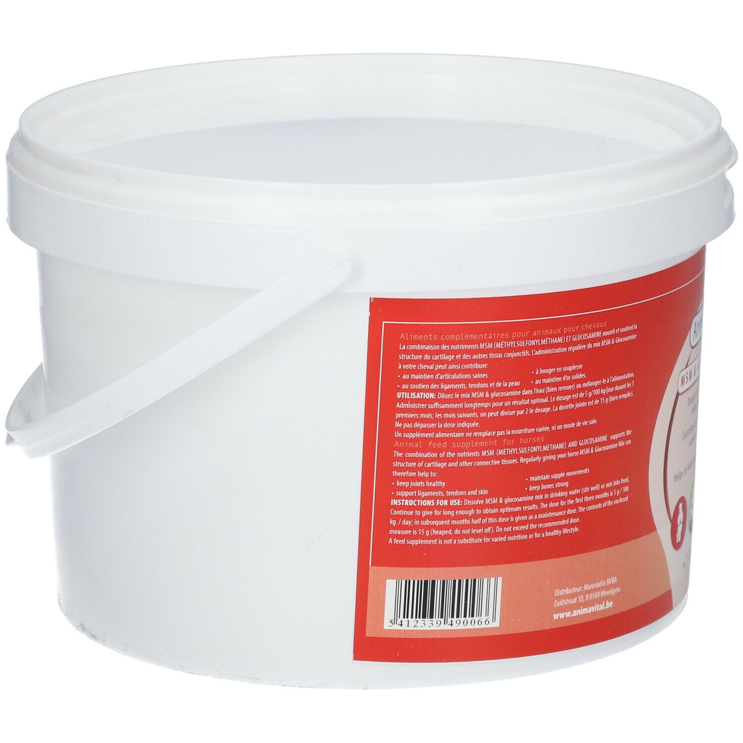 Weißer Eimer, rotes Etikett mit Text. AnimaVital® MSN & Glucosamine Mix. Barcode, Text, und Informationen.