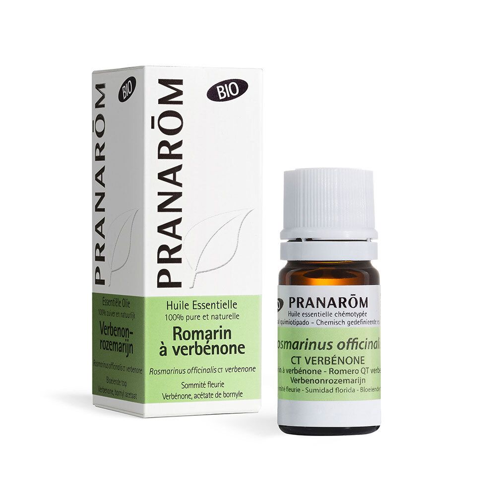 Braune Glasflasche und Karton. Aufschrift: PRANAROM, Rosmarin à verbénone, BIO. Enthält ätherisches Öl.
