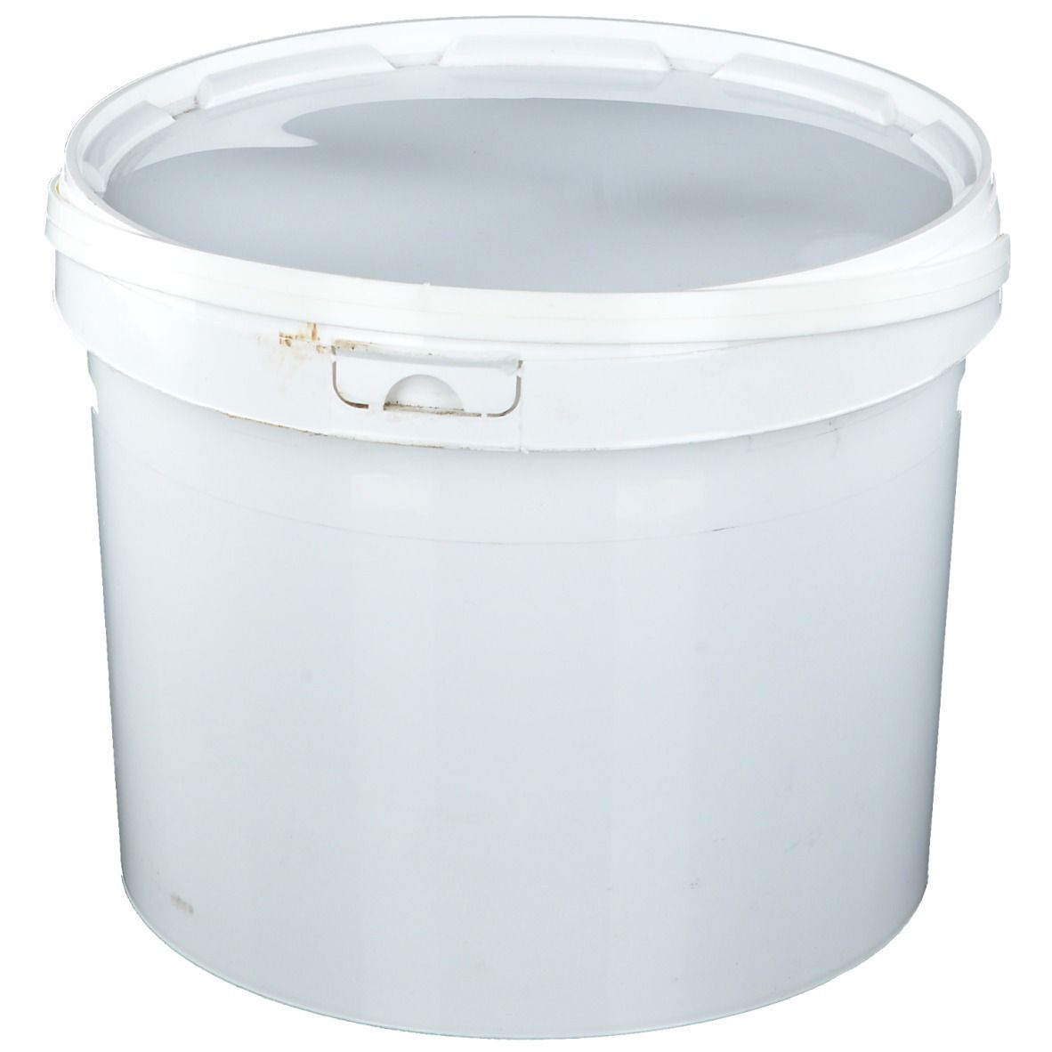 Seau blanc avec couvercle blanc. Le couvercle a une fermeture. Le seau est en plastique.