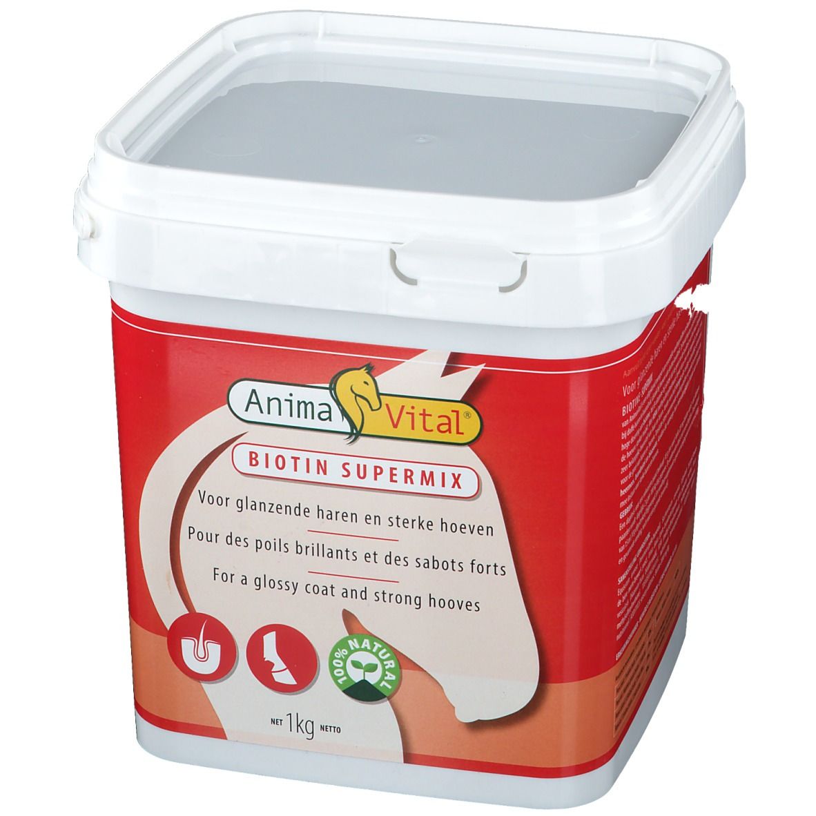 Witte, vierkante emmer met rood etiket. Opschrift: Animavital Biotin Supermix. Voor glanzende haren en sterke hoeven. 1 kg.