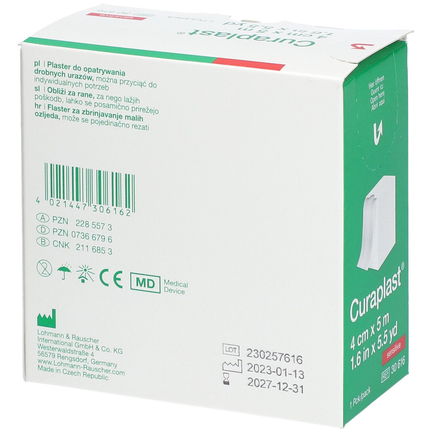 Rückseite der Verpackung von Curaplast® sensitiv. Produktinformationen, Barcode, CE-Kennzeichnung, Haltbarkeitsdatum. Aufdrucke: Curaplast®.
