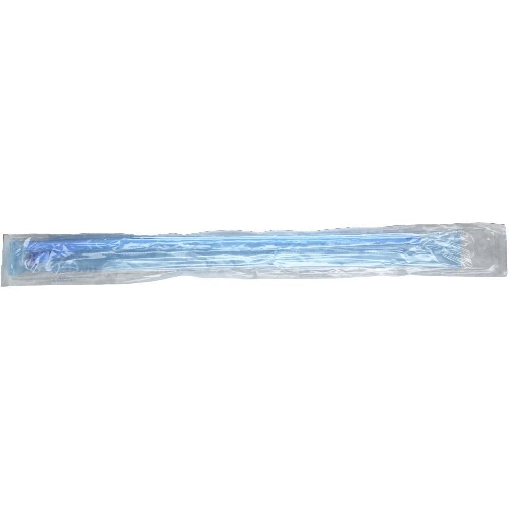 Cathéter bleu dans emballage stérile transparent. Forme allongée.