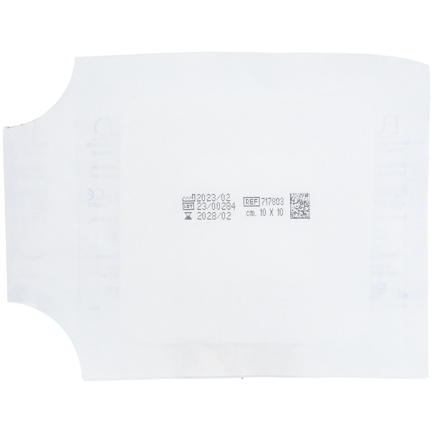 Emballage imprimé. Contient des informations telles que la date de péremption et la taille 10 x 10 cm.