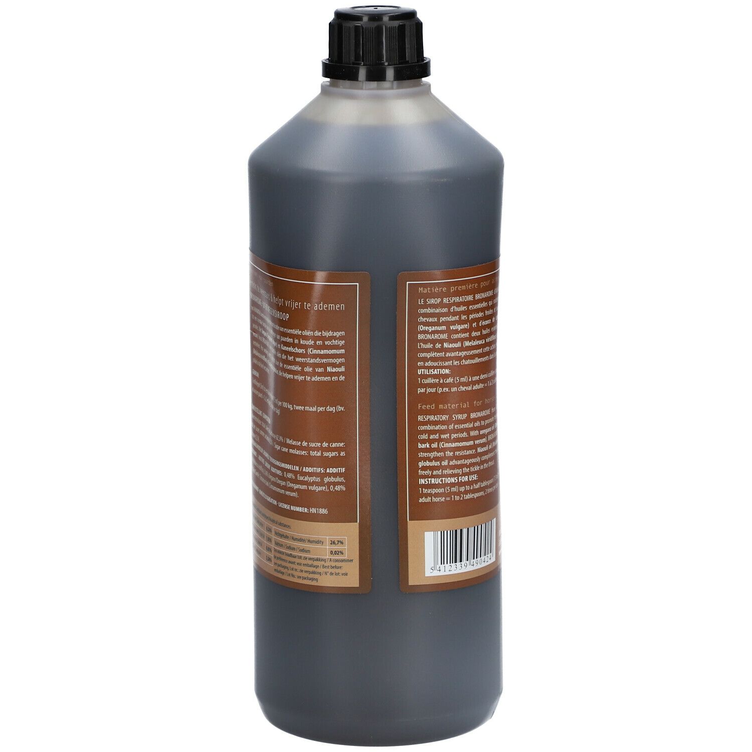 Bruine fles met zwarte dop. Etiket met meertalige tekst. Streepjescode zichtbaar. Productnaam niet herkenbaar.