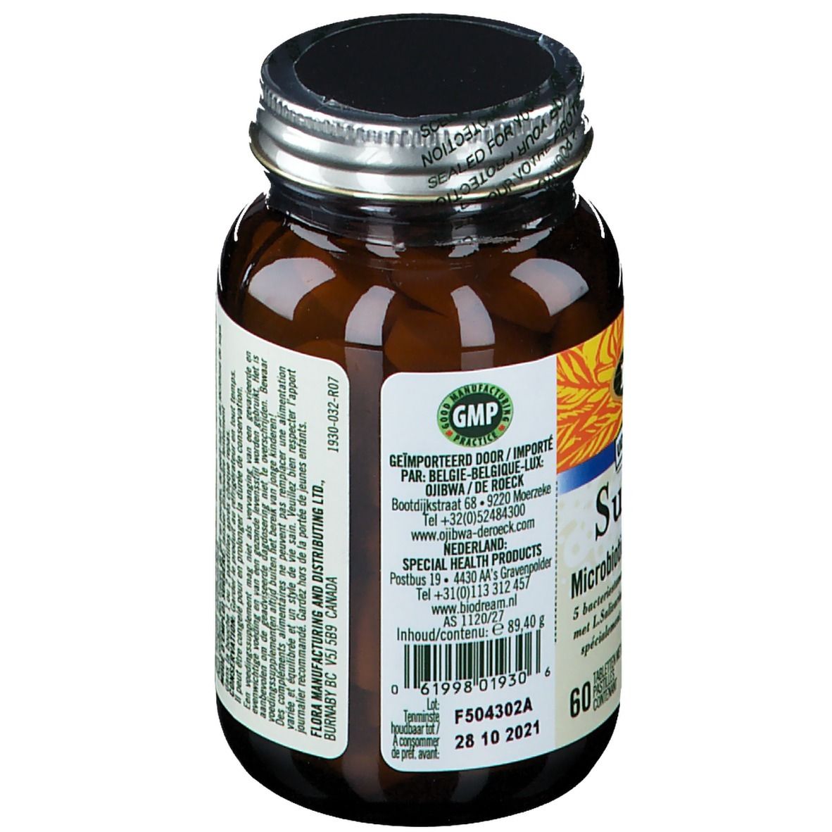 Rückseite der braunen Glasflasche mit Tabletten. Etikett mit Importeur, Adresse und Chargennummer. GMP-Siegel.