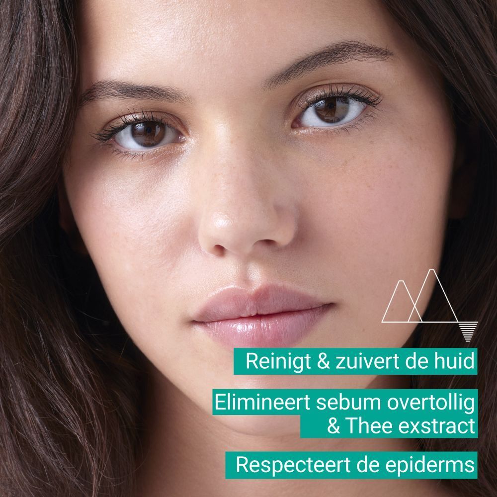 Gezicht van een vrouw. Tekst: Reinigt & zuivert de huid, Elimineert sebum overtollig & Thee extract, Respecteert de epidermis.