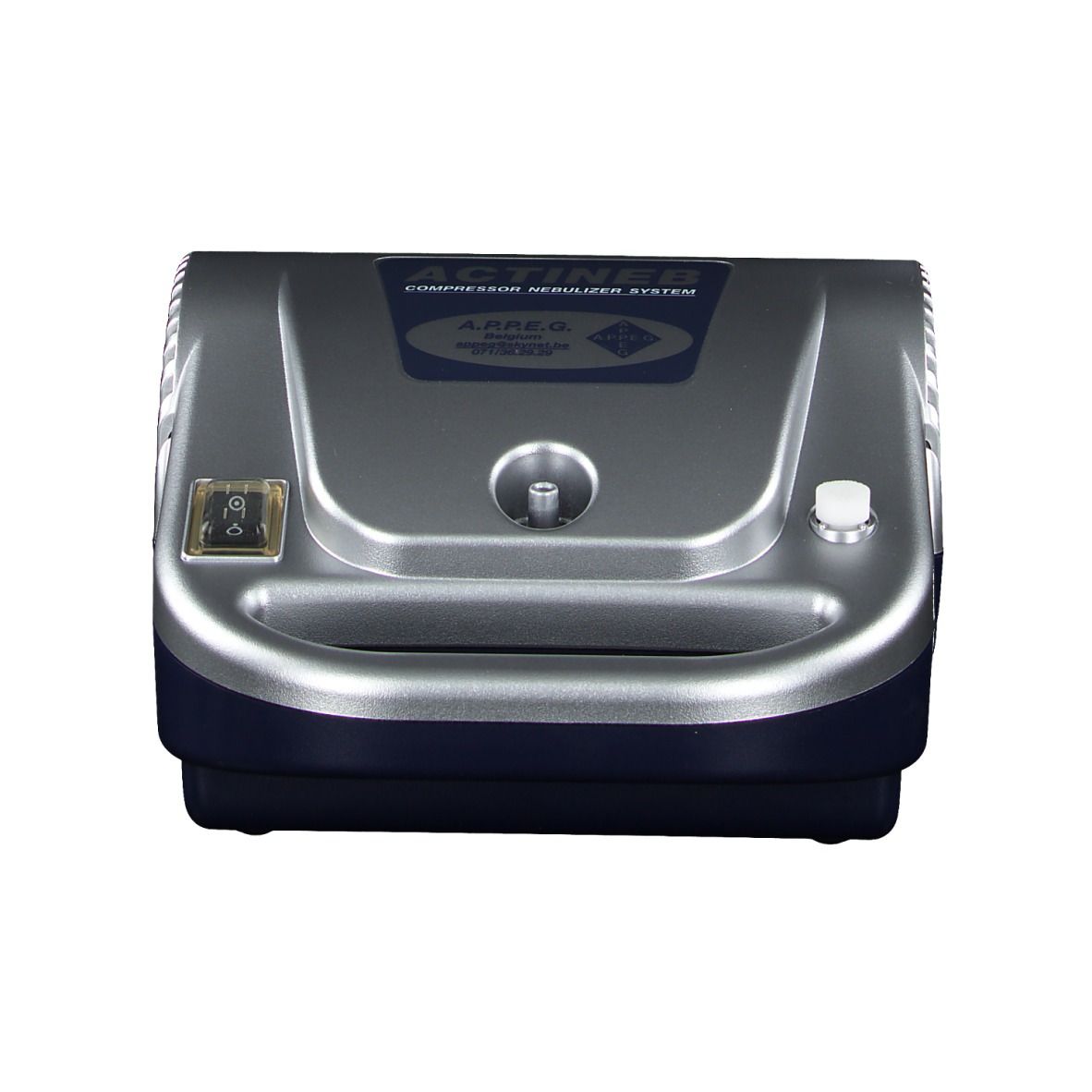 APPEG Actineb vernevelaar. Zilver-blauwe behuizing, aan/uit-schakelaar, sproeier, draaiknop. Tekst: ACTINEB, COMPRESSOR NEBULIZER SYSTEM.