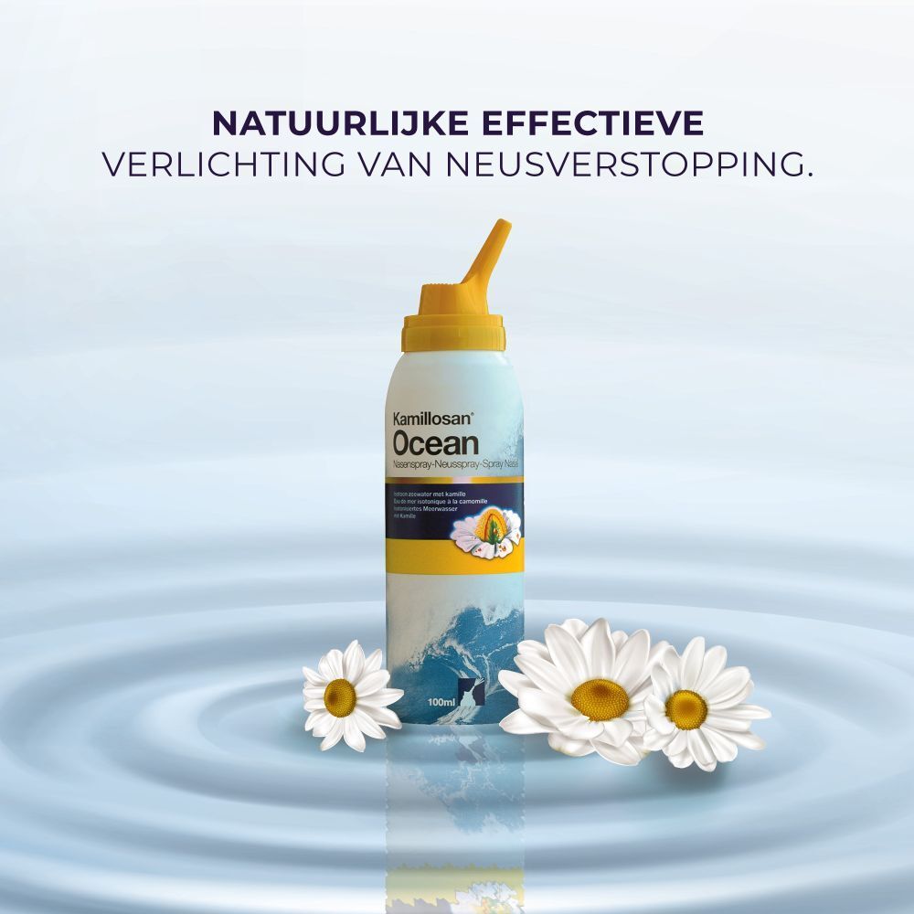 Kamillosan Ocean Neusspray. Neusspray met kamille. Fles met gele sproeikop. Waterachtergrond.