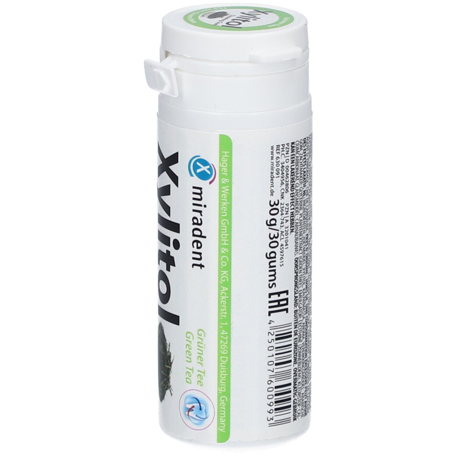 Flacon blanc avec étiquette verte. Inscription : Xylitol Chewing Gum, Thé Vert. Logo Miradent.