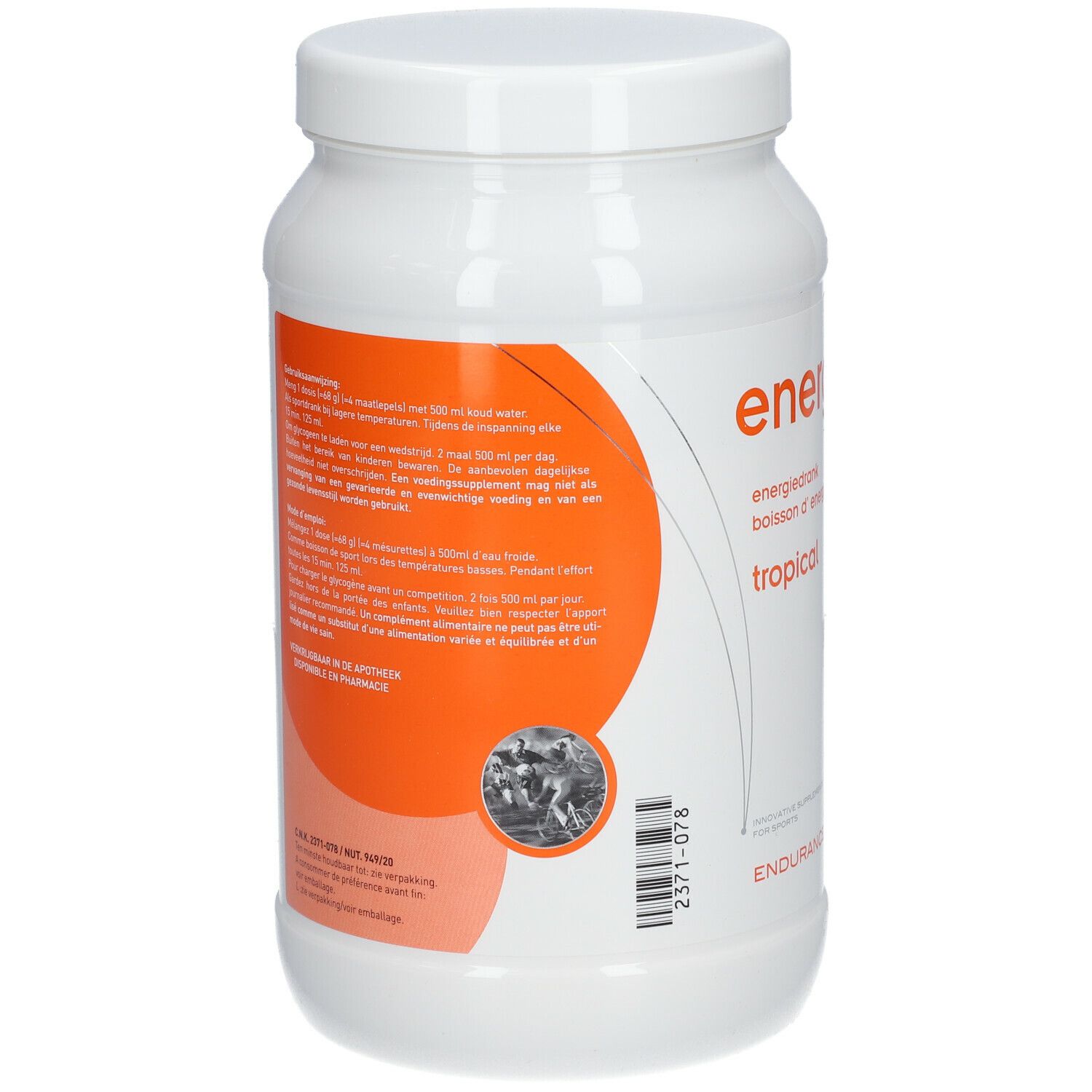 Witte pot met energie drank. Tekst in meerdere talen. Logo: Tri Sport Pharma. Barcode en lotnummer.