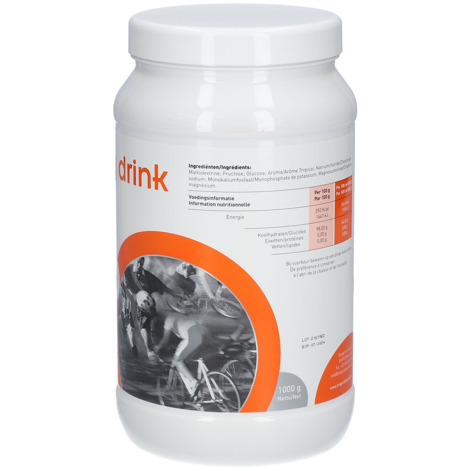 Witte pot met energie drank. Ingrediëntenlijst en voedingswaarde. Logo: Tri Sport Pharma. Oranje achtergrond.