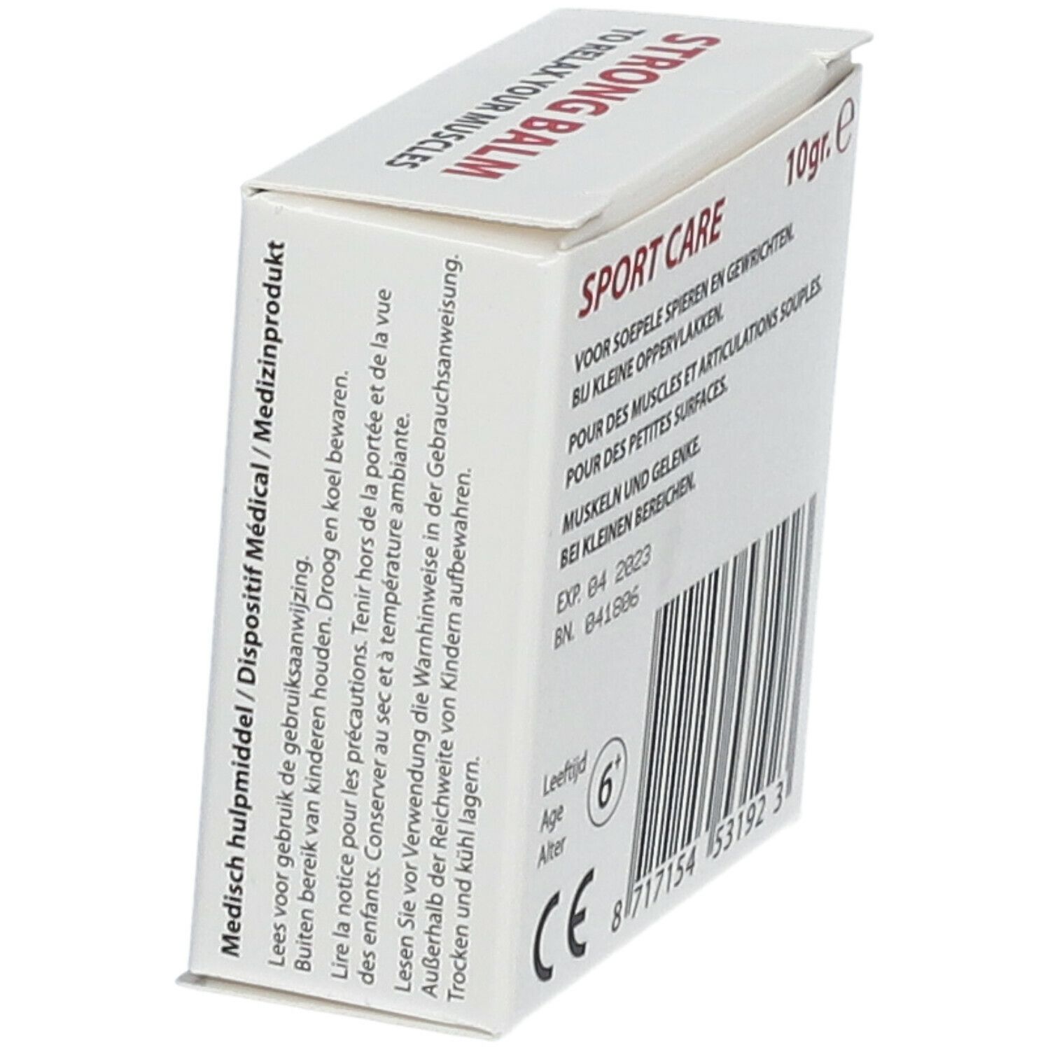 Witte doos met tekst: SPORT CARE, 10gr. e. Streepjescode en leeftijdsadvies 6+. Vervaldatum 04 2023. CE-markering.