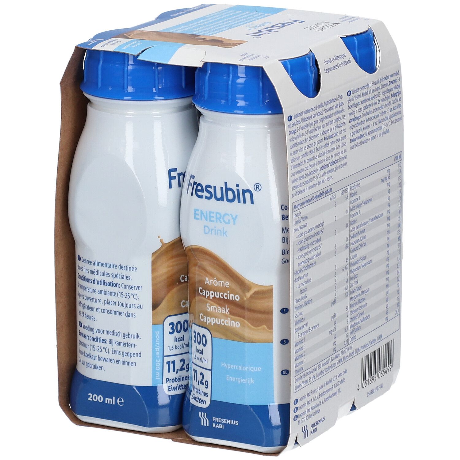 Verpakking met vier flessen Fresubin Energy Drink Cappuccino. Blauwe doppen, wit etiket met productinformatie.