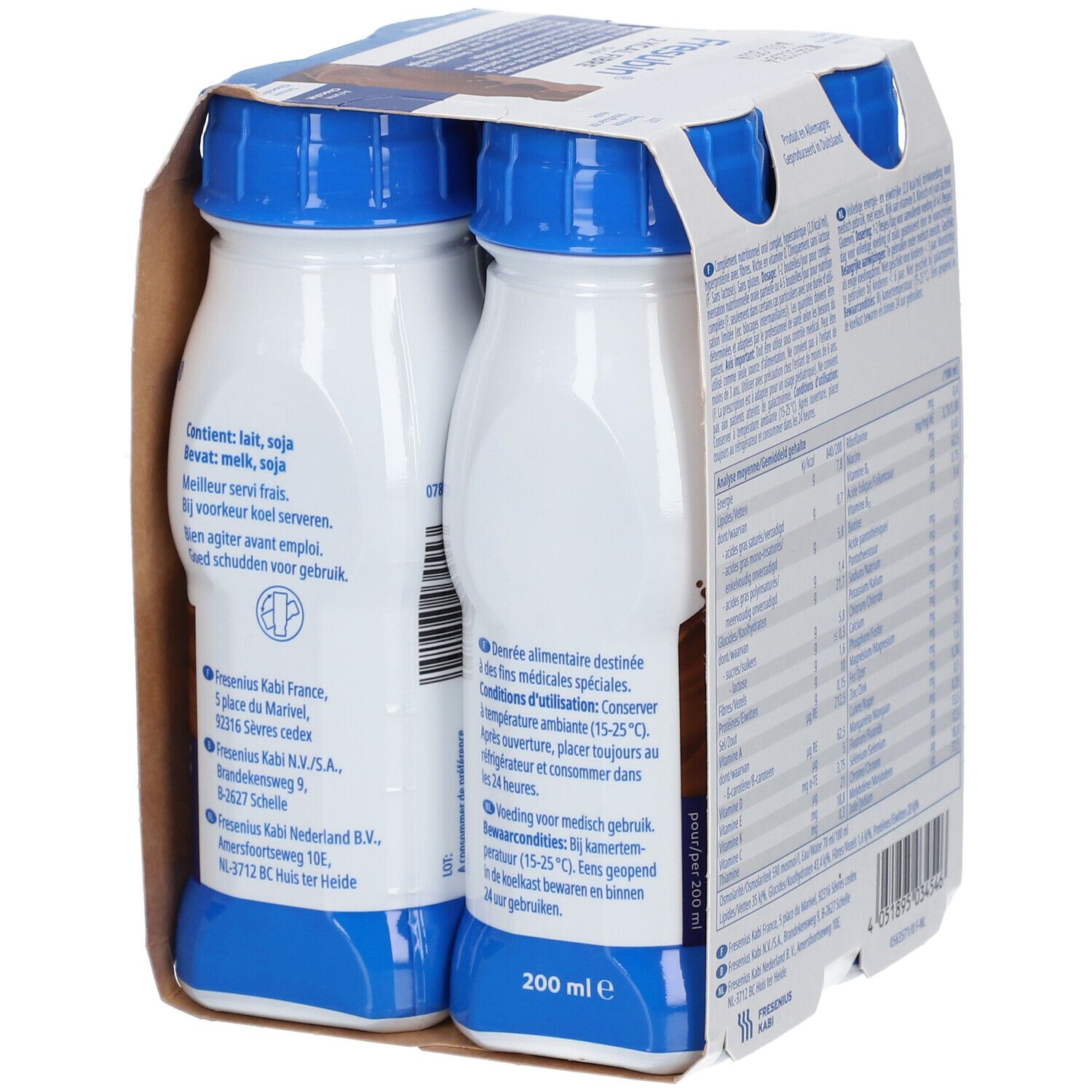 Emballage de quatre bouteilles Fresubin® 2 kcal Fibre Drink. Dos avec informations. Bouchons bleus, bouteilles blanches, emballage brun.