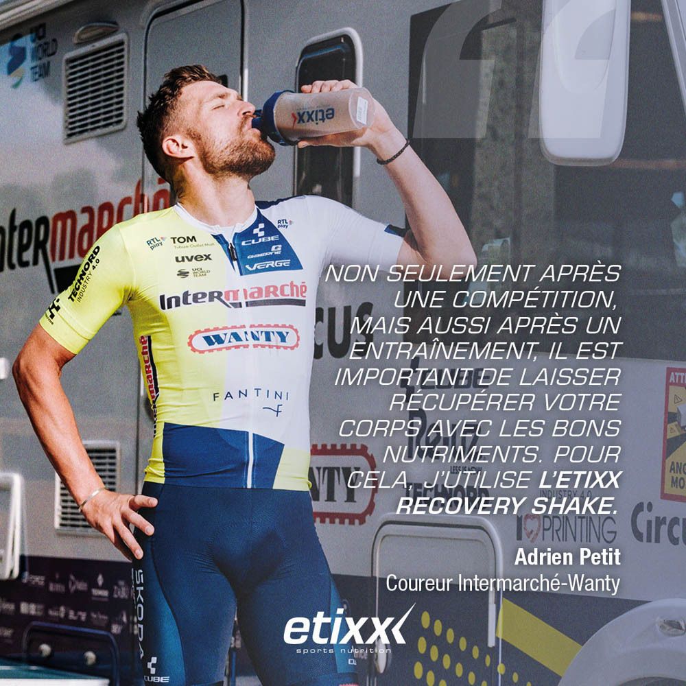 Homme buvant d'une bouteille. Texte : etixx Recovery Shake. Adrien Petit.