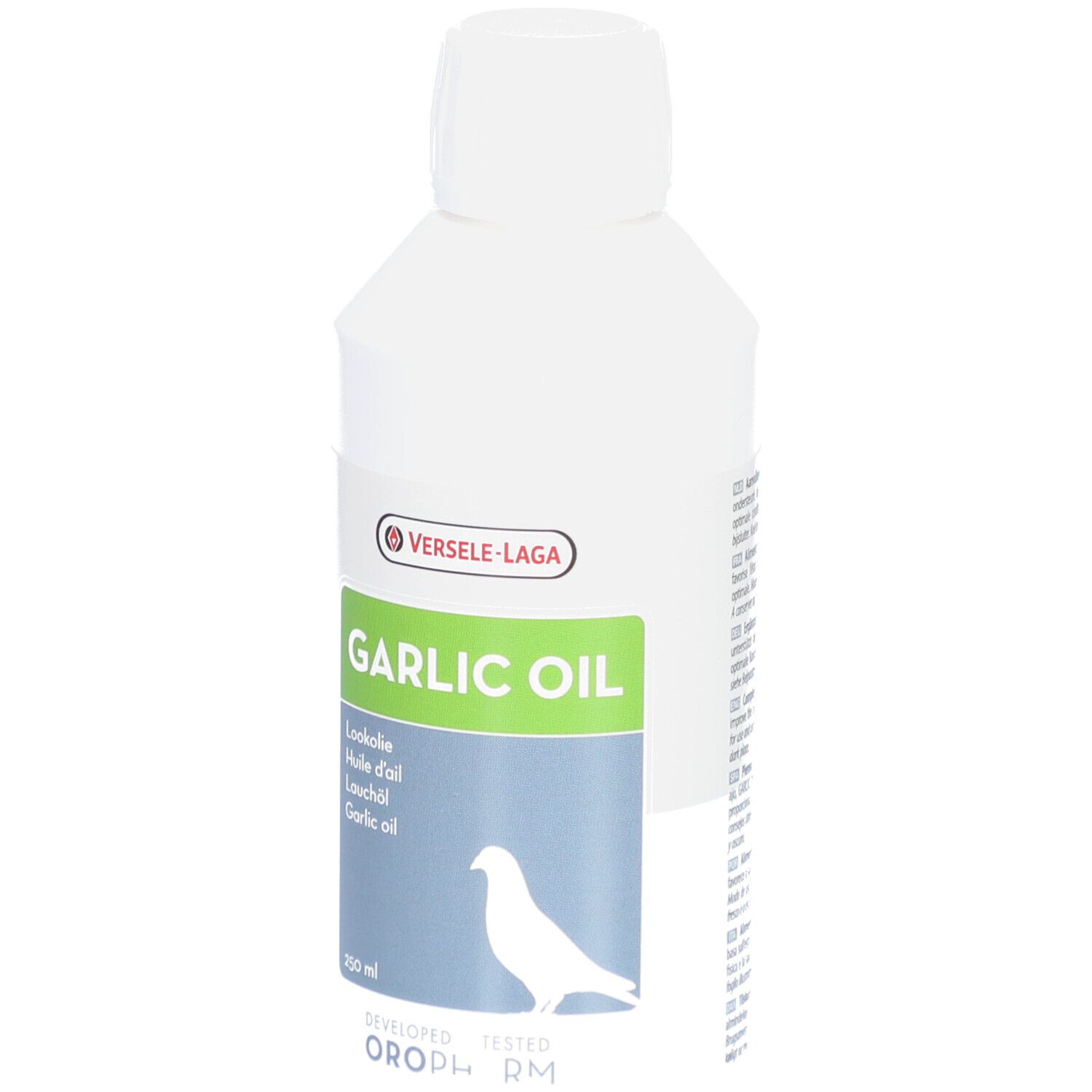 Weiße Flasche mit grünem Etikett. Aufschrift: GARLIC OIL. Marke: VERSELE-LAGA. 250 ml. Abbildung eines Vogels.