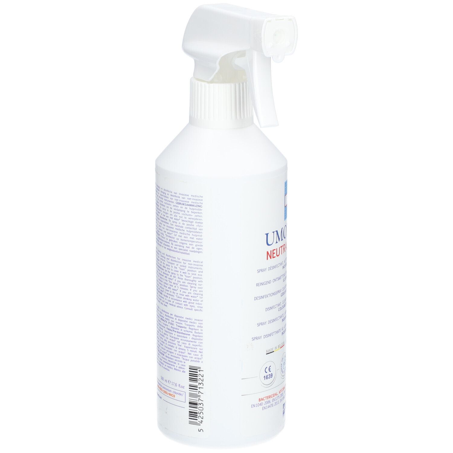 Achteraanzicht van een witte spuitfles. Tekst en barcode op het etiket. Spuitkop bovenaan.